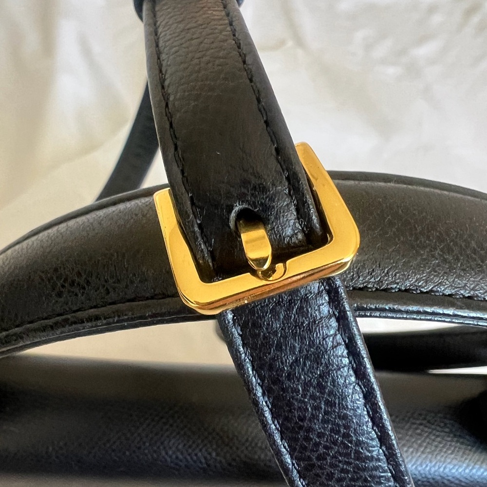 Valentino Garavani Black Leather Shoulder Bag - Picture 7 of 15